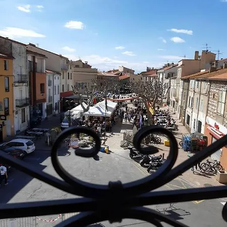 Maison De Maître Dans Le Village, Bord De Hébergement de vacances *