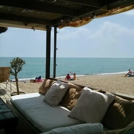 Hébergement de vacances Maison De Maître Dans Le Village, Bord De